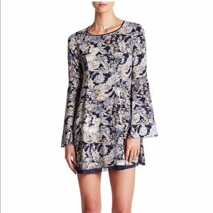 DRESS FORUM BELL SLEEVE MINI DRESS